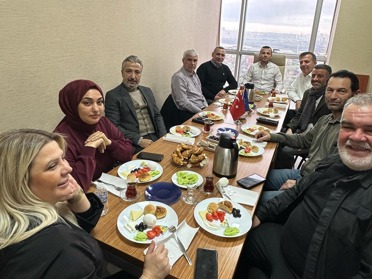 Akon Headquarters Breakfast